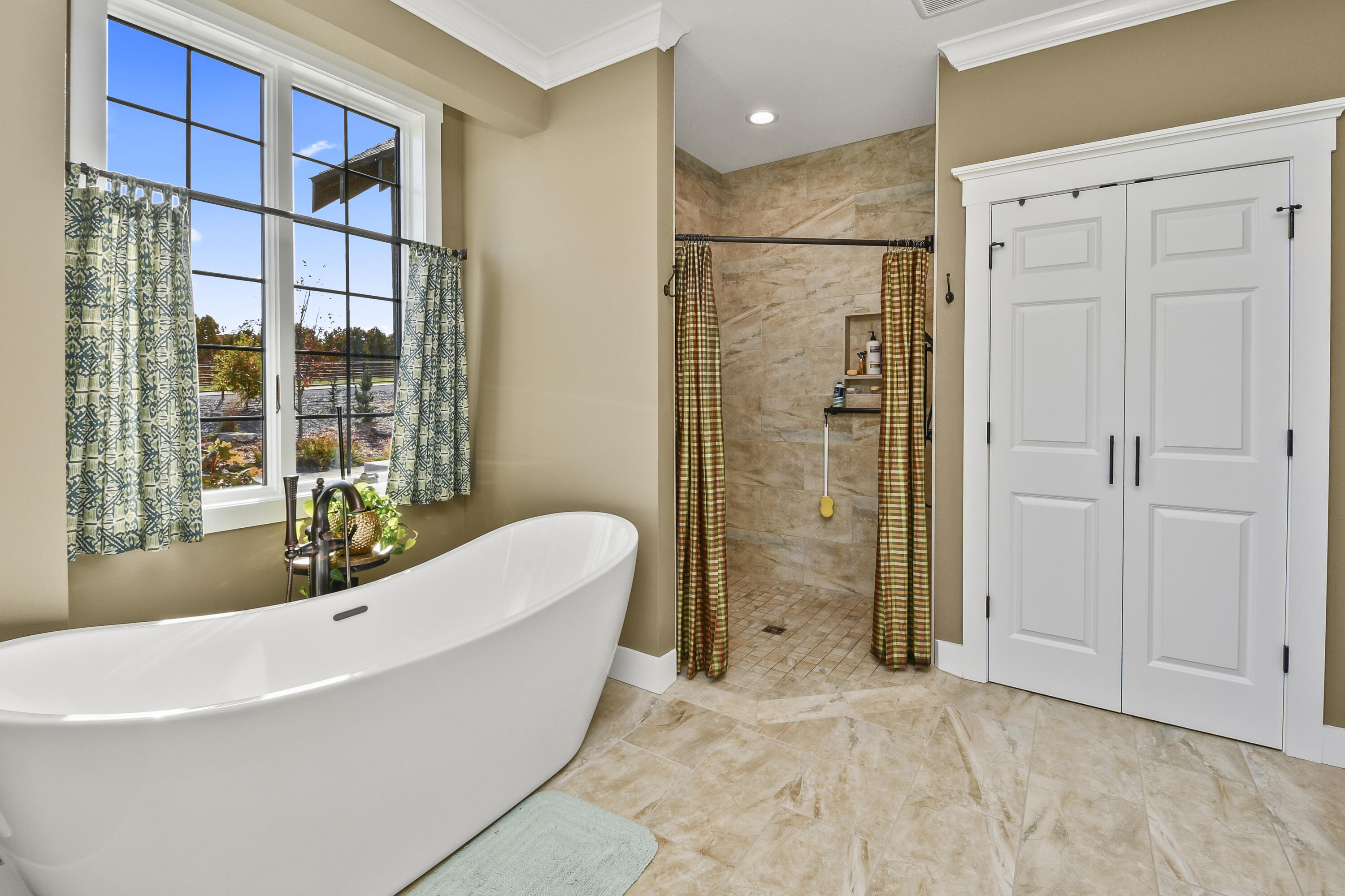 74 Hunters Drive Property Photo 18