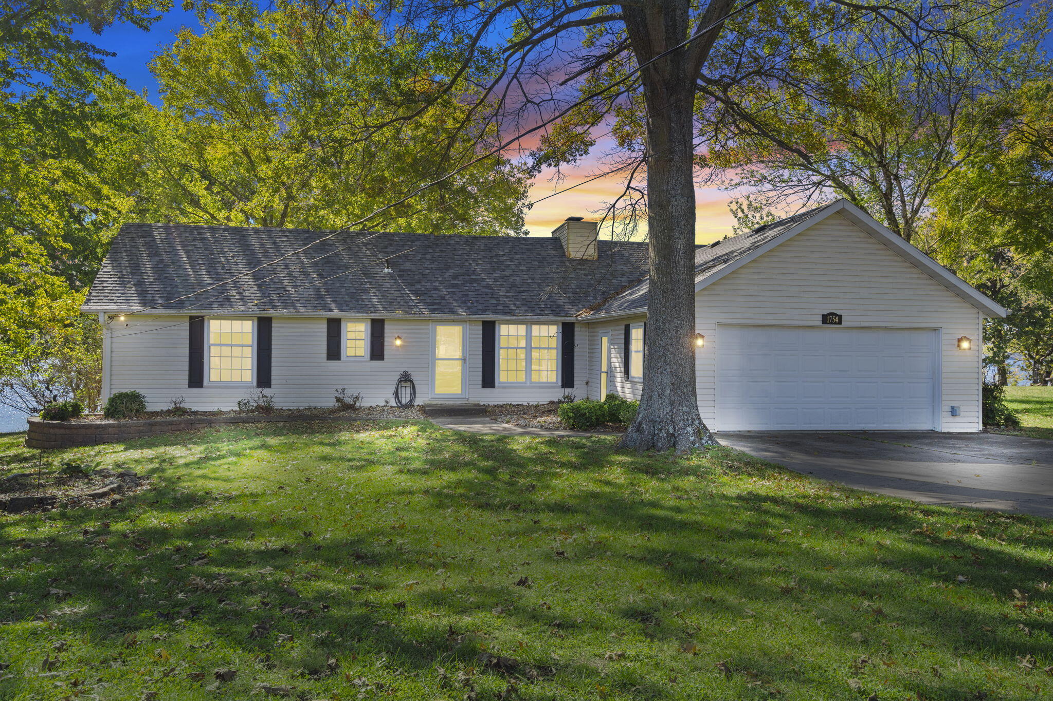 1754 Breezy Point Lane Property Photo 7