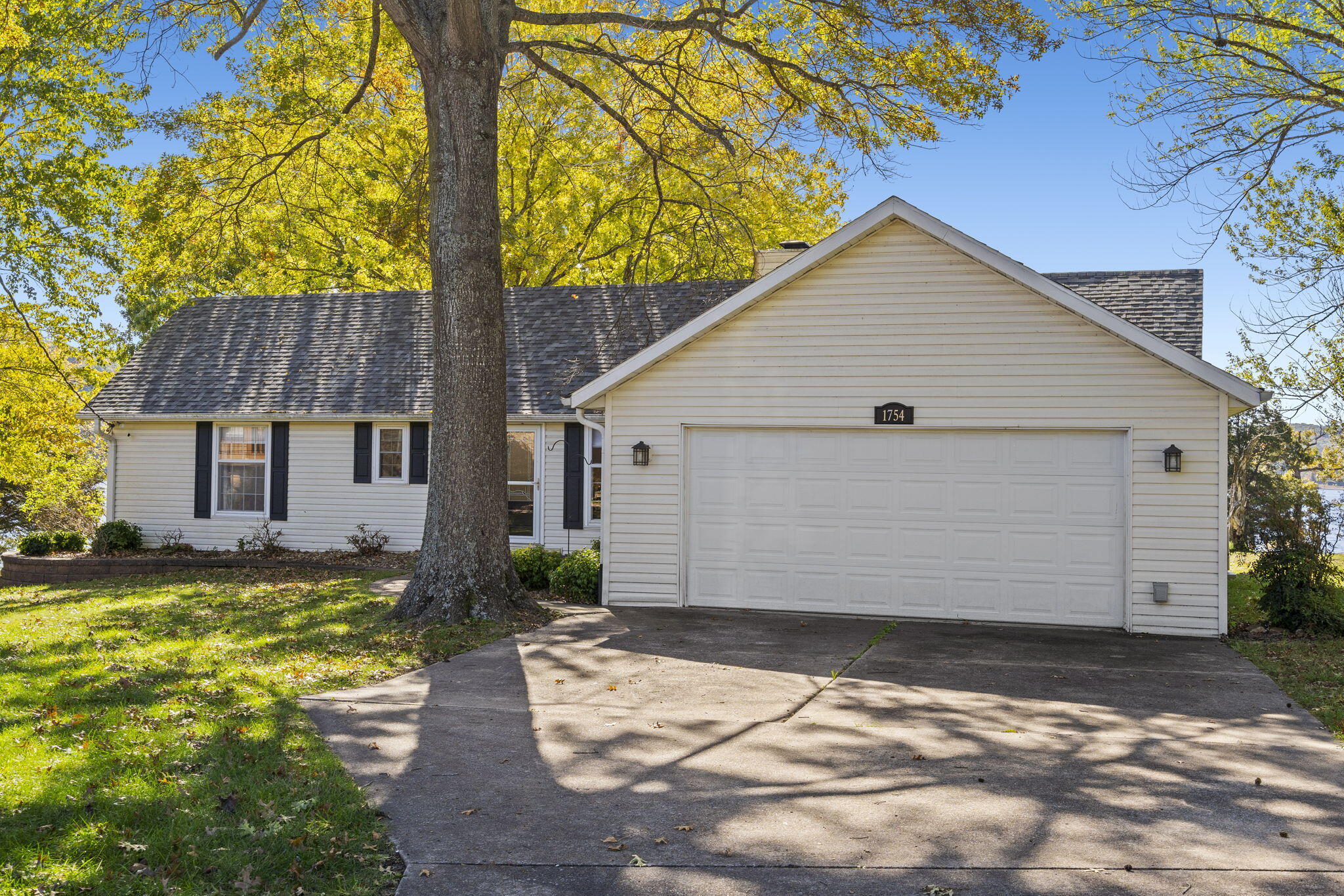 1754 Breezy Point Lane Property Photo 12