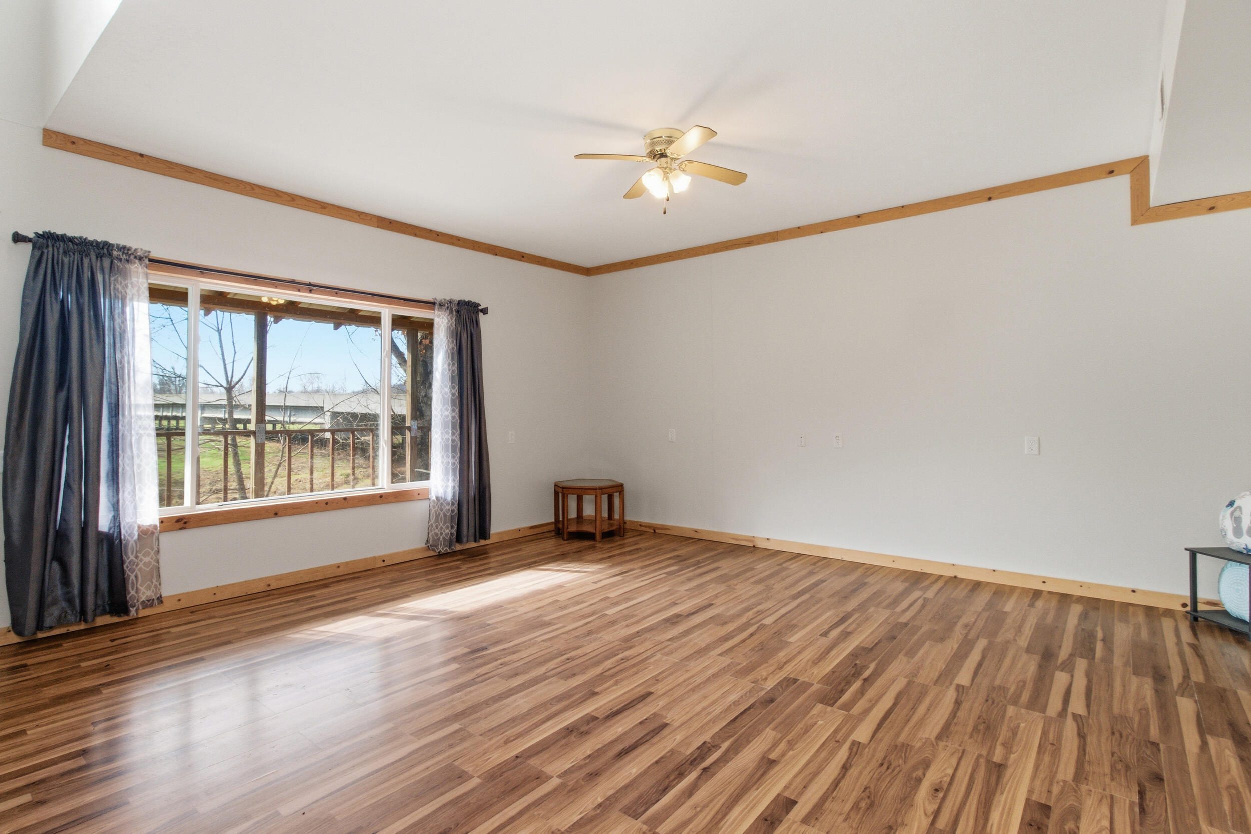 305 Thomas Street Property Photo 6