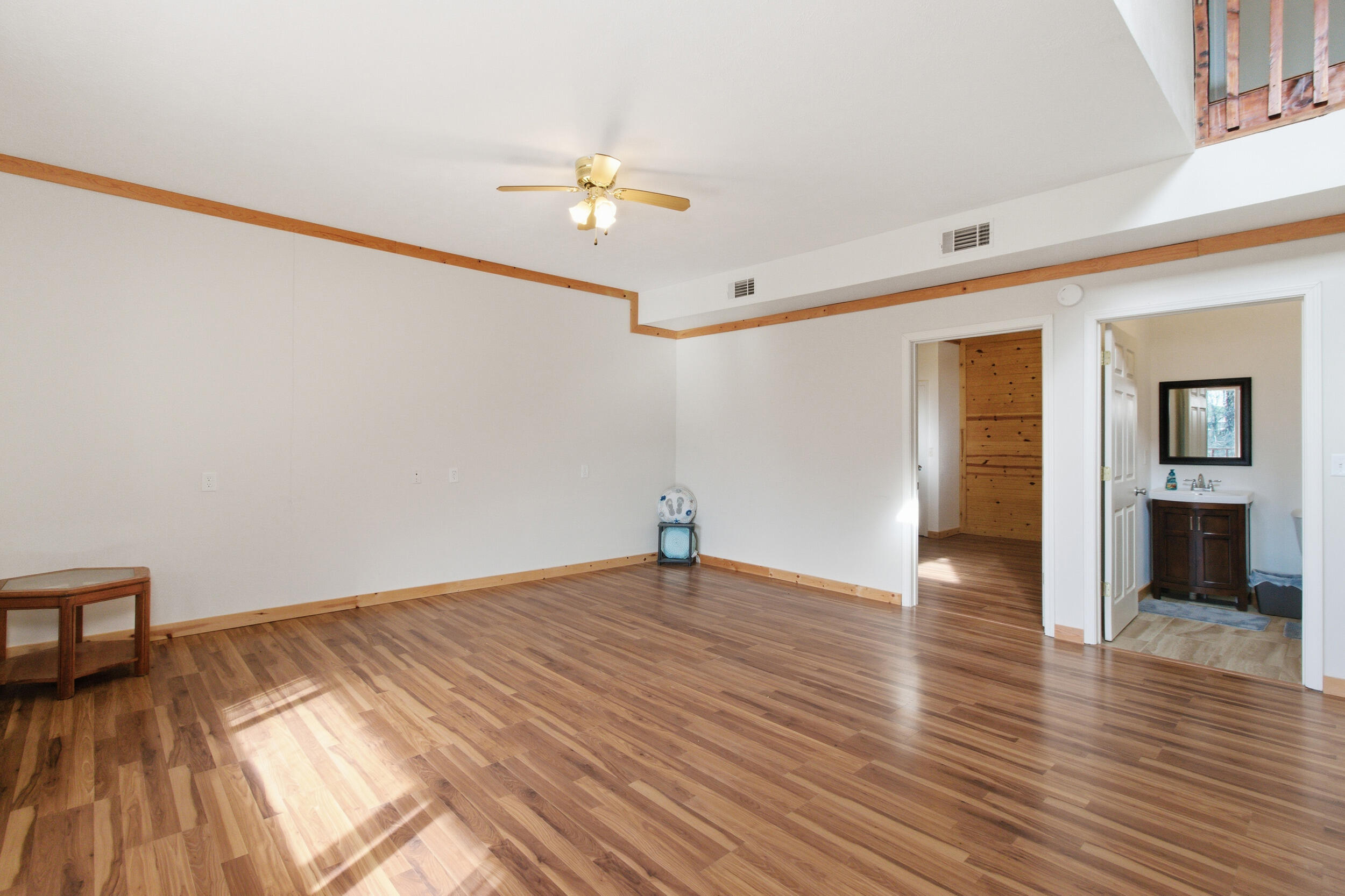 305 Thomas Street Property Photo 7