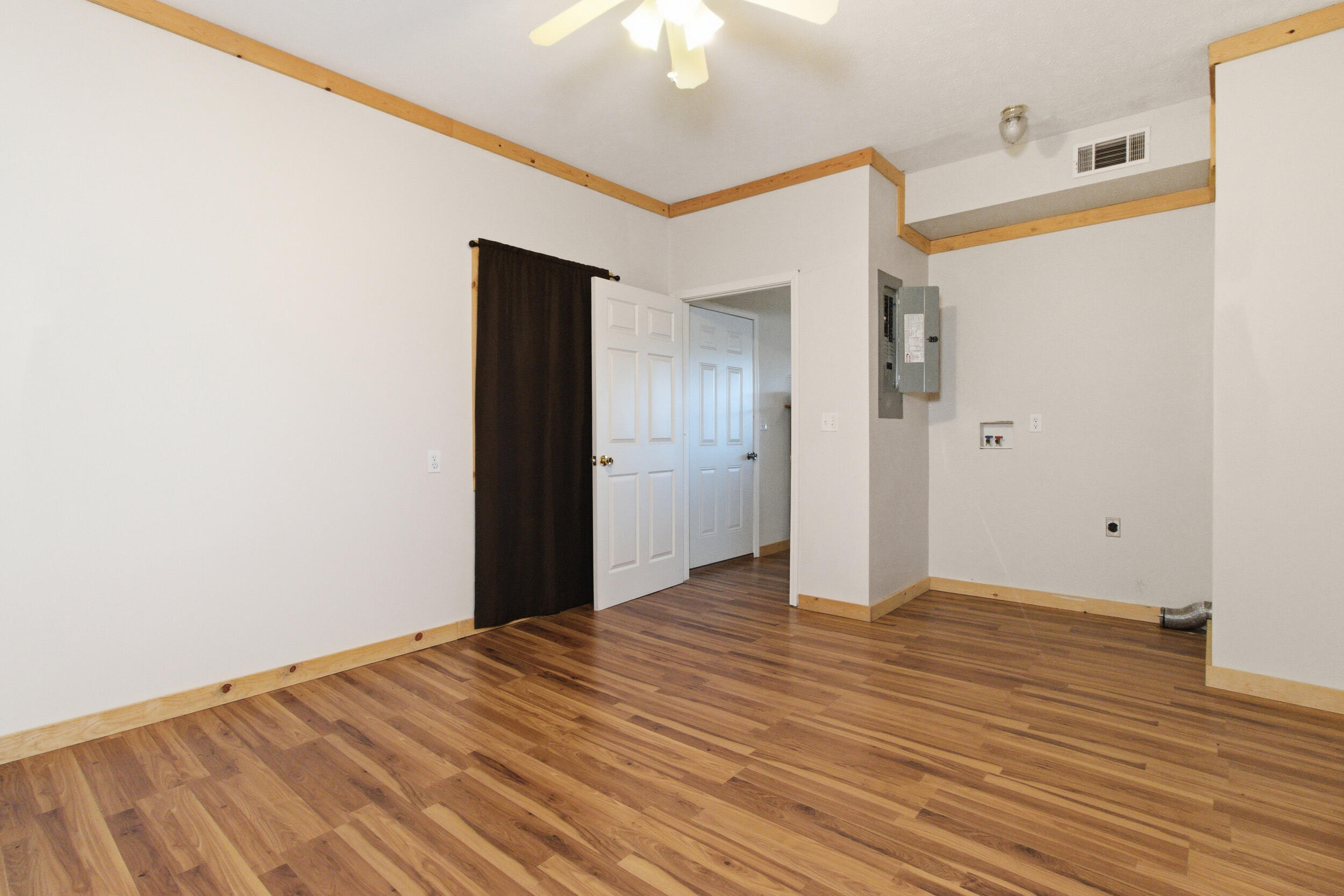 305 Thomas Street Property Photo 14