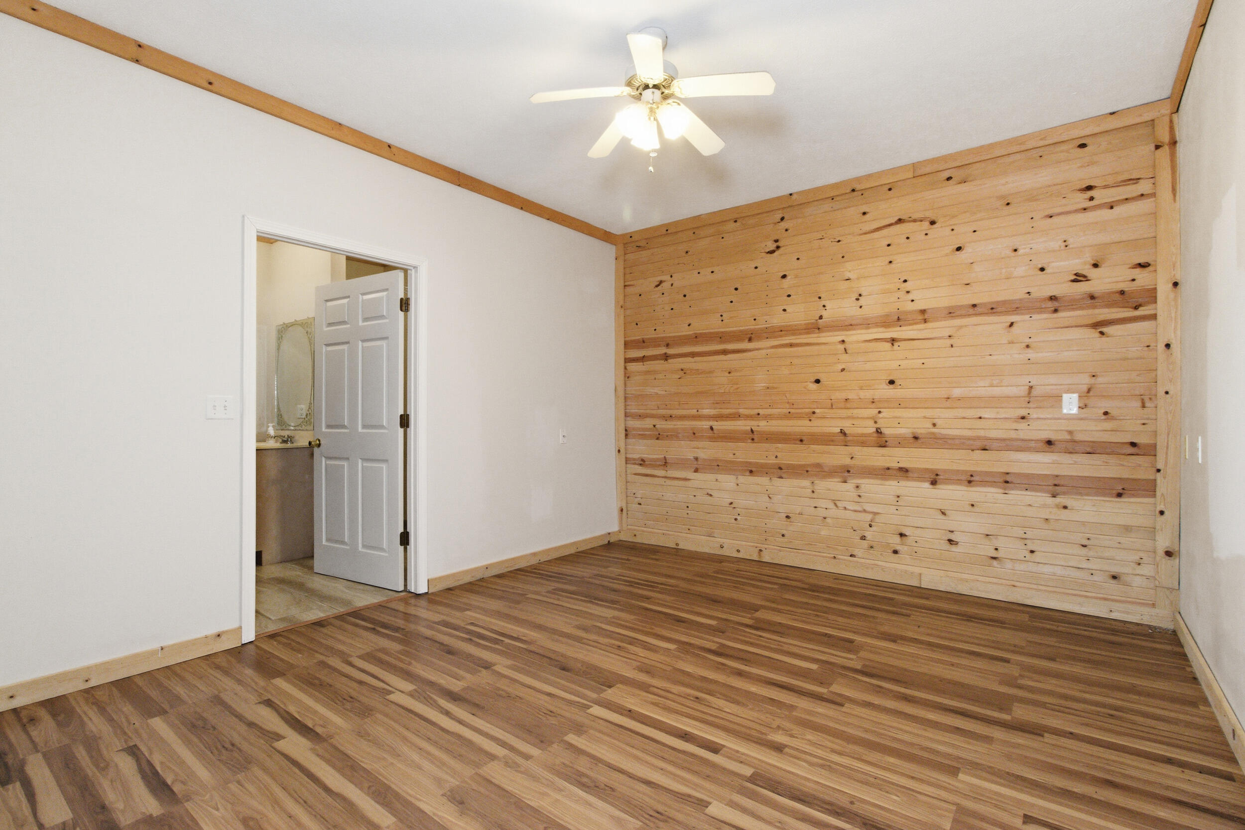 305 Thomas Street Property Photo 15