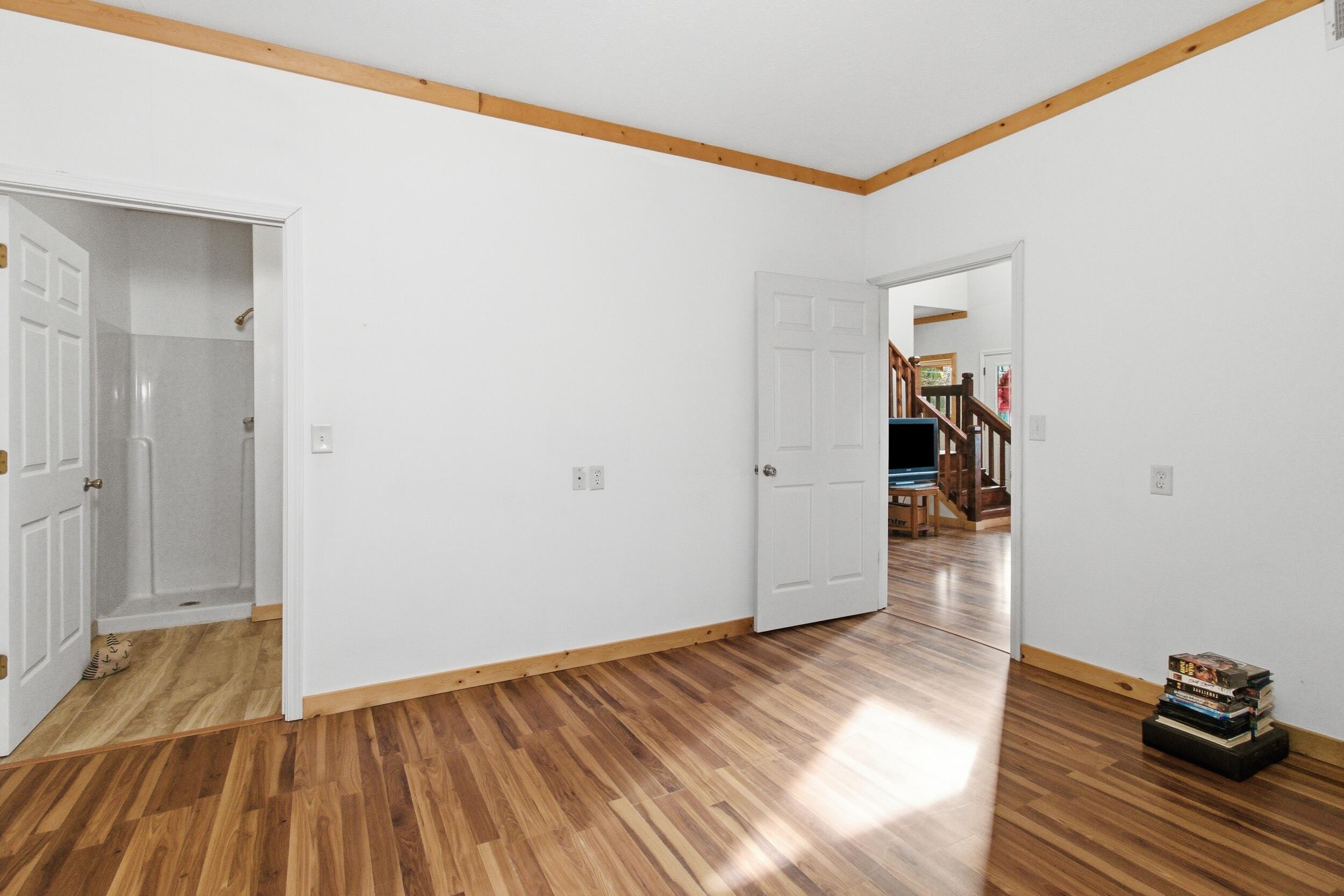 305 Thomas Street Property Photo 18