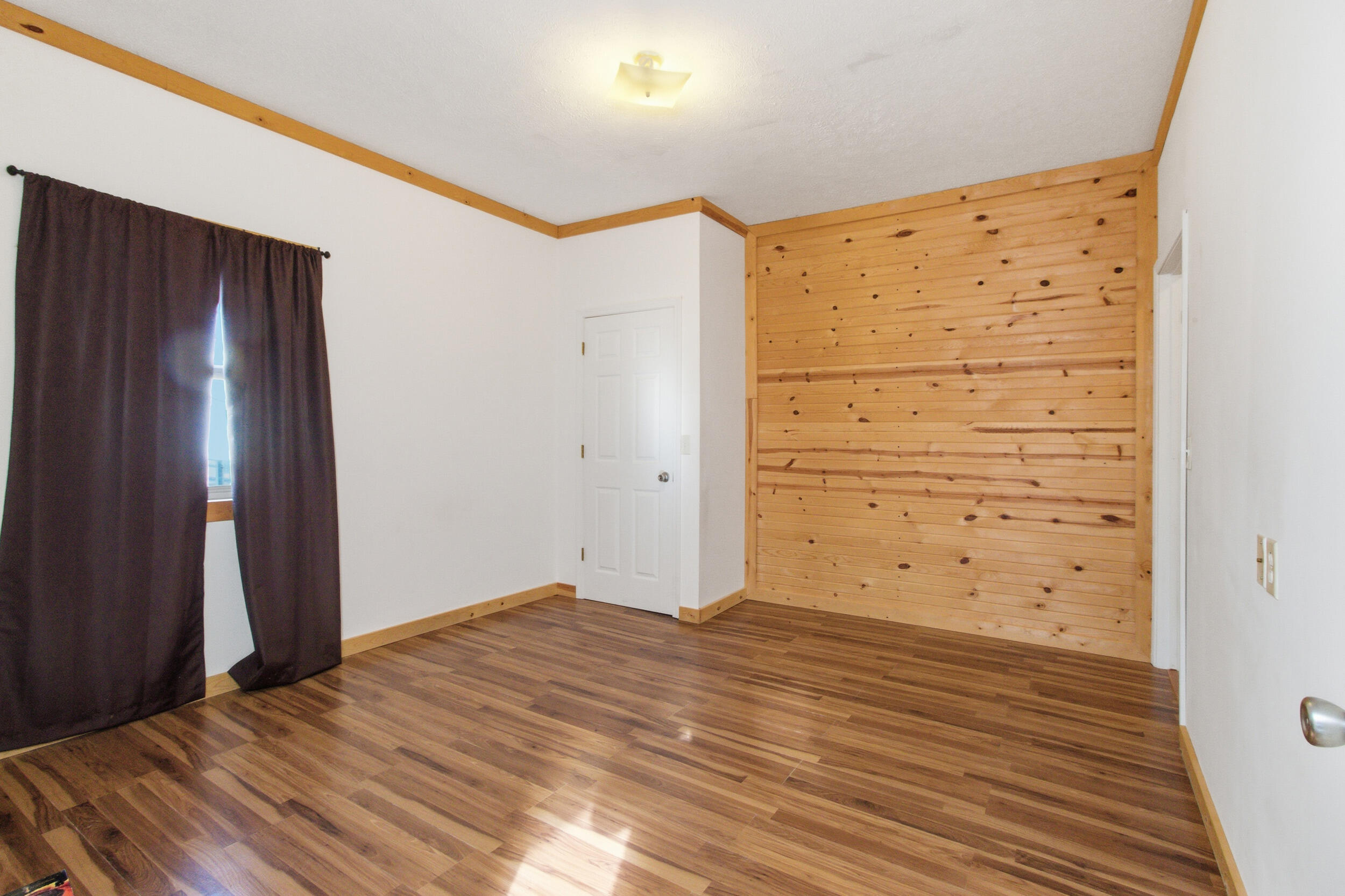 305 Thomas Street Property Photo 19