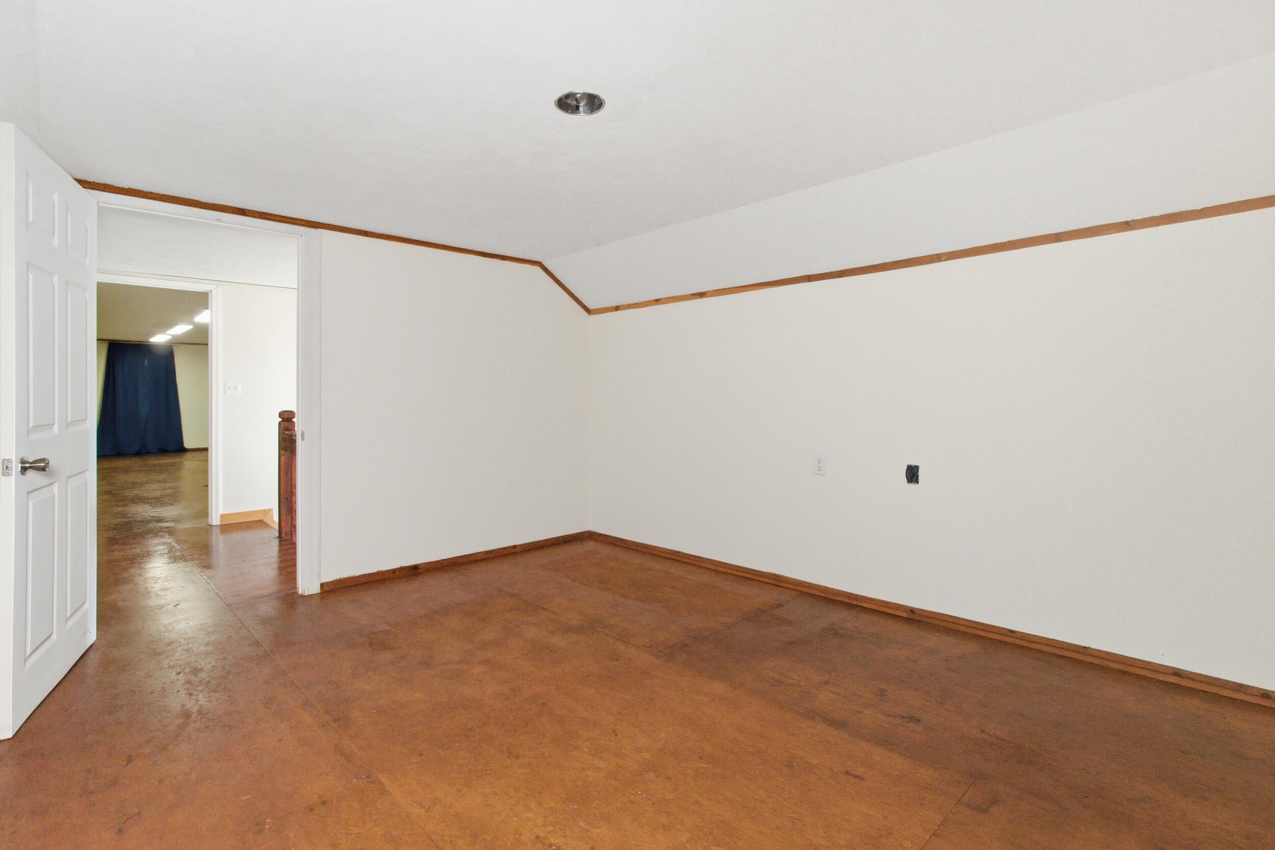 305 Thomas Street Property Photo 22