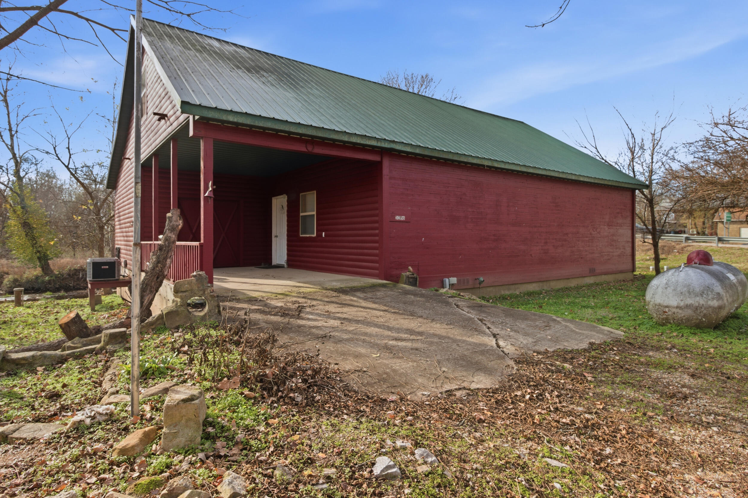 305 Thomas Street Property Photo 28