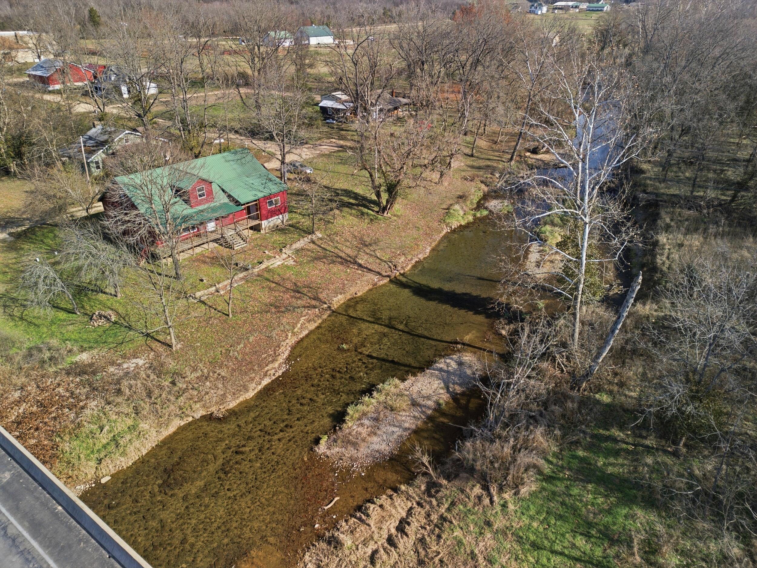 305 Thomas Street Property Photo 29