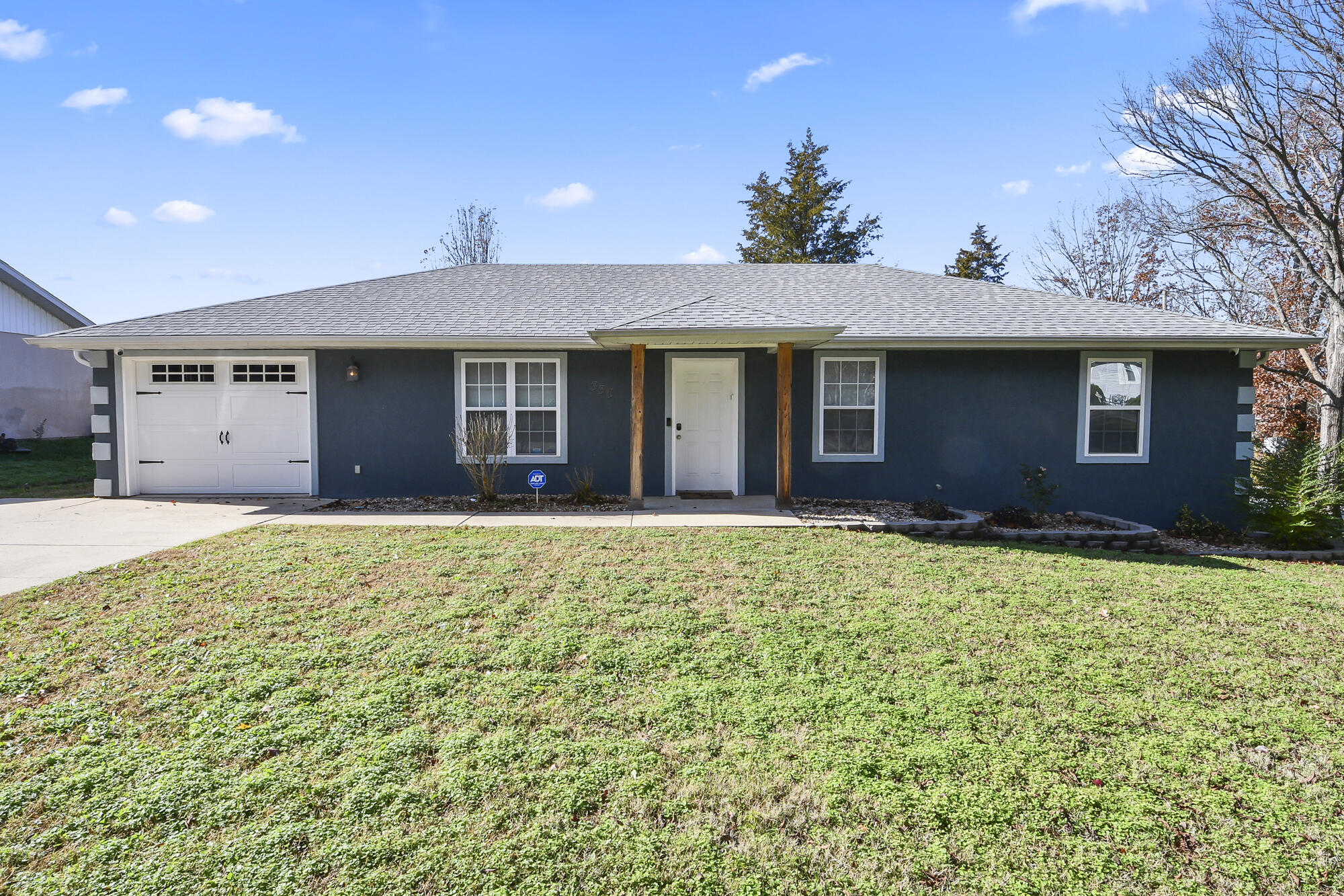 335 Knox Avenue Property Photo 1