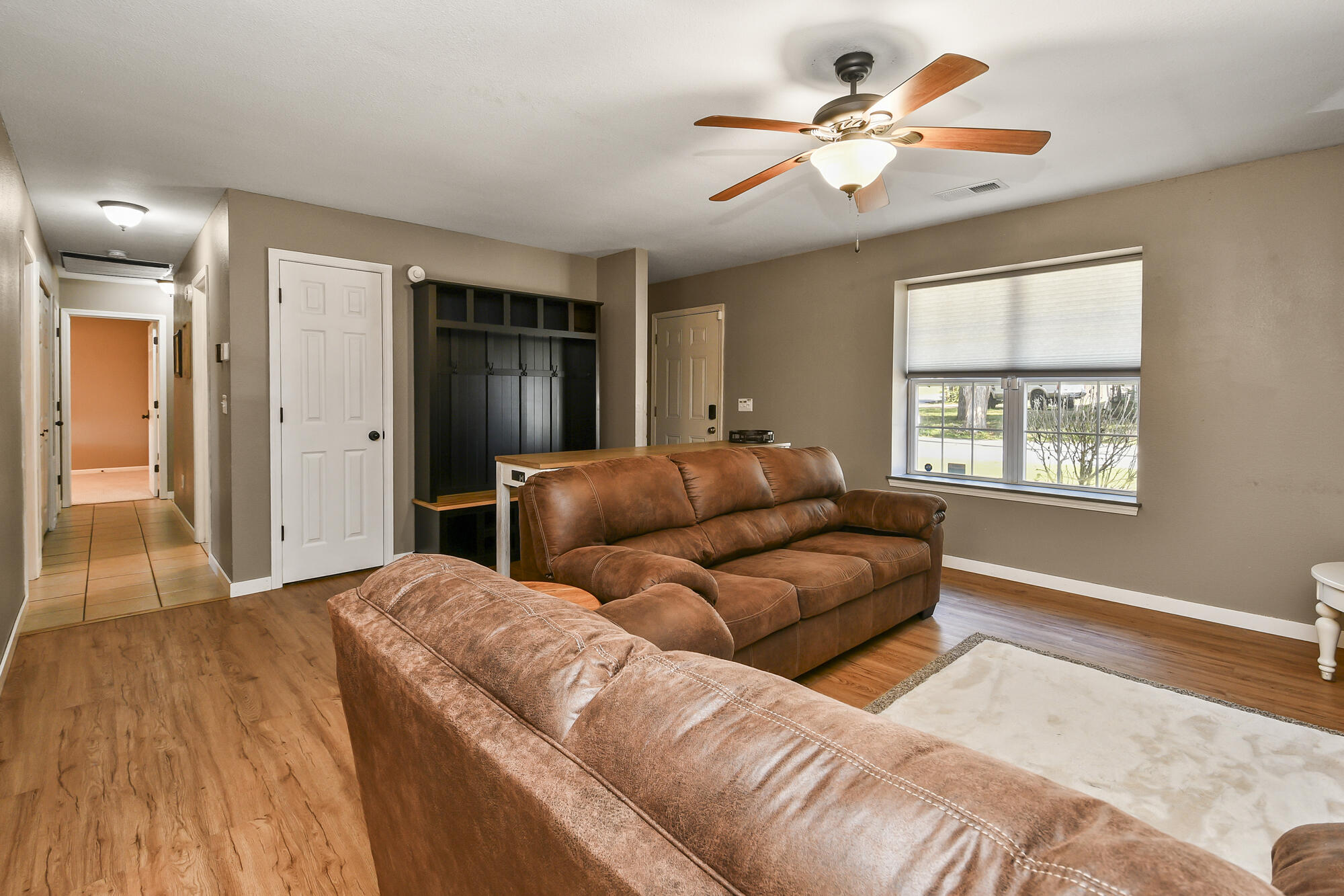 335 Knox Avenue Property Photo 8