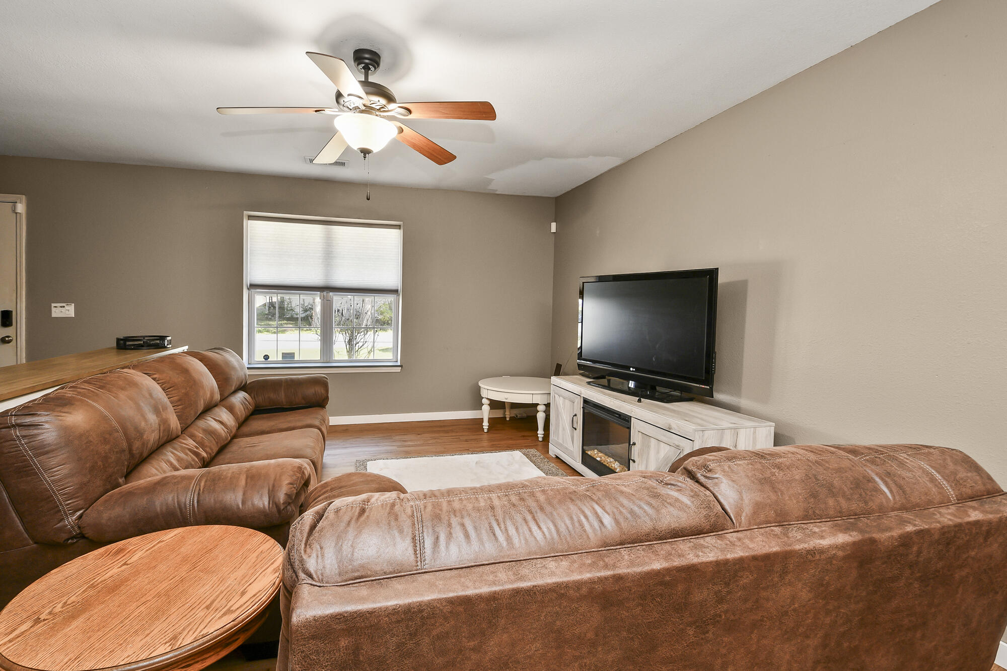 335 Knox Avenue Property Photo 9