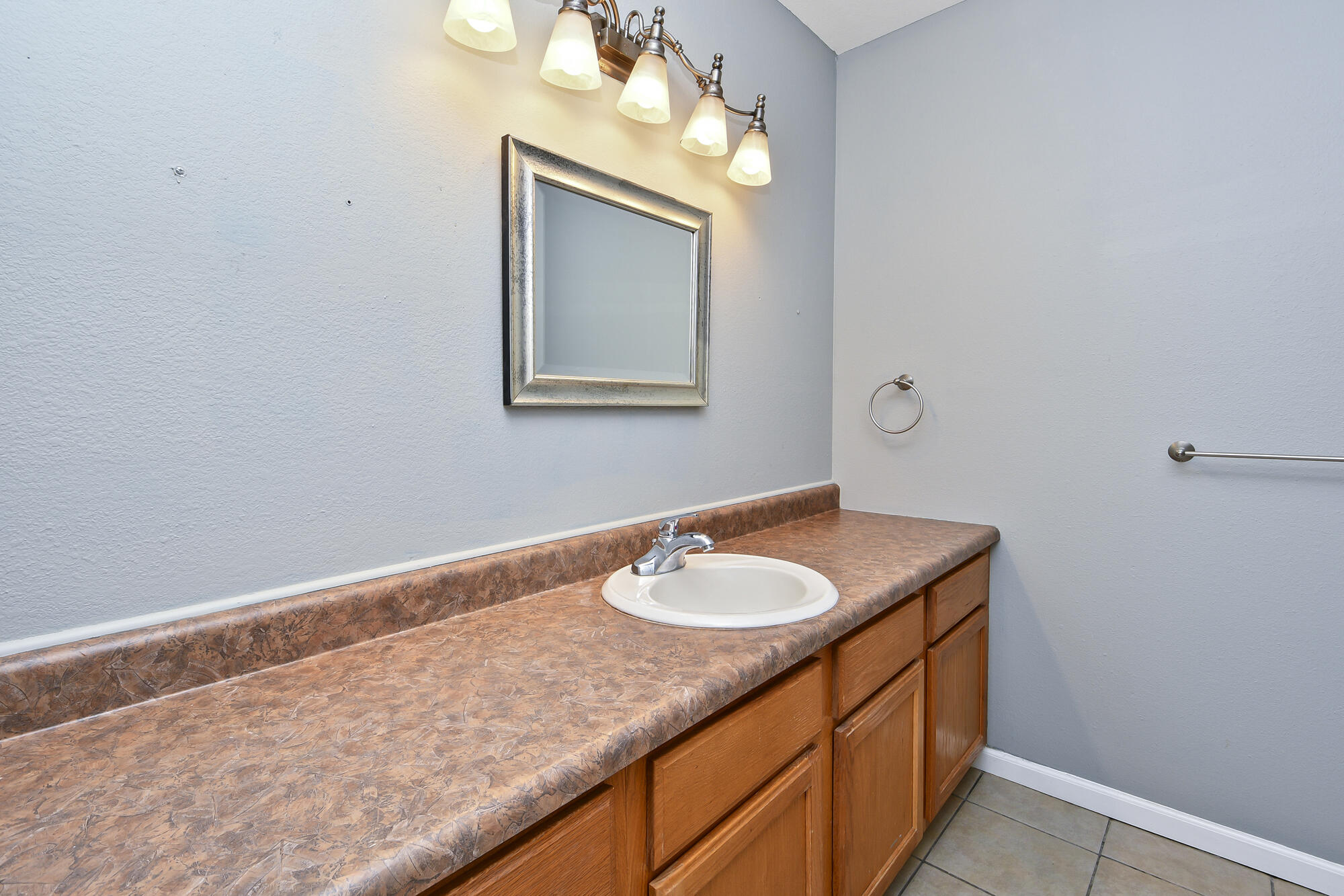 335 Knox Avenue Property Photo 25