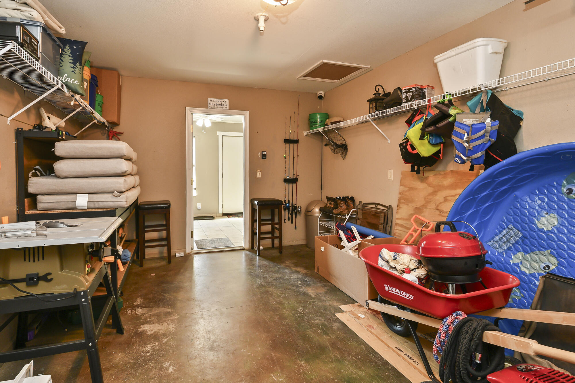335 Knox Avenue Property Photo 37