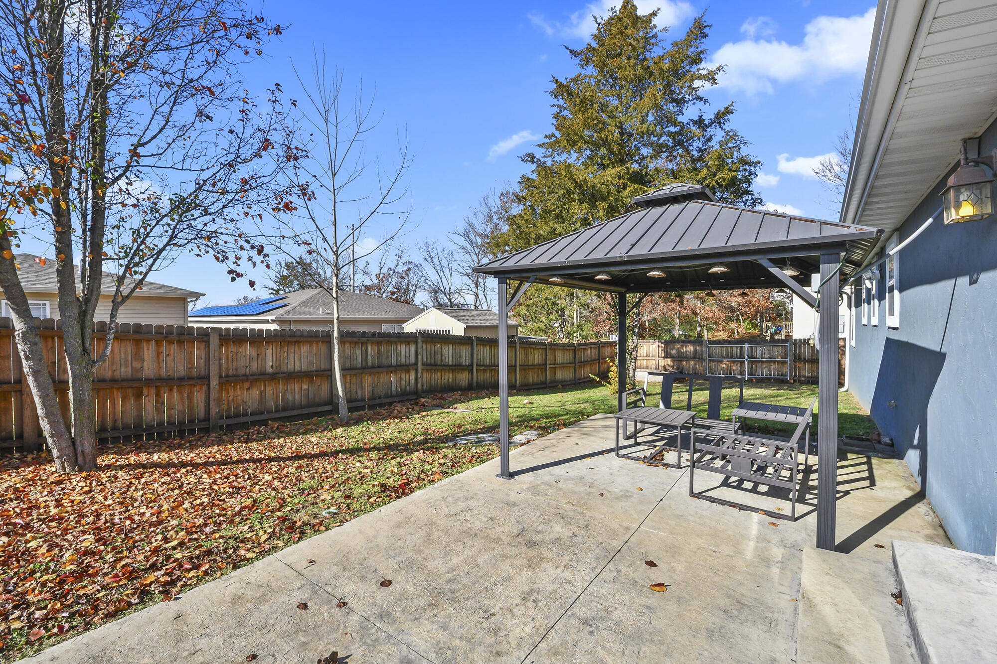 335 Knox Avenue Property Photo 39
