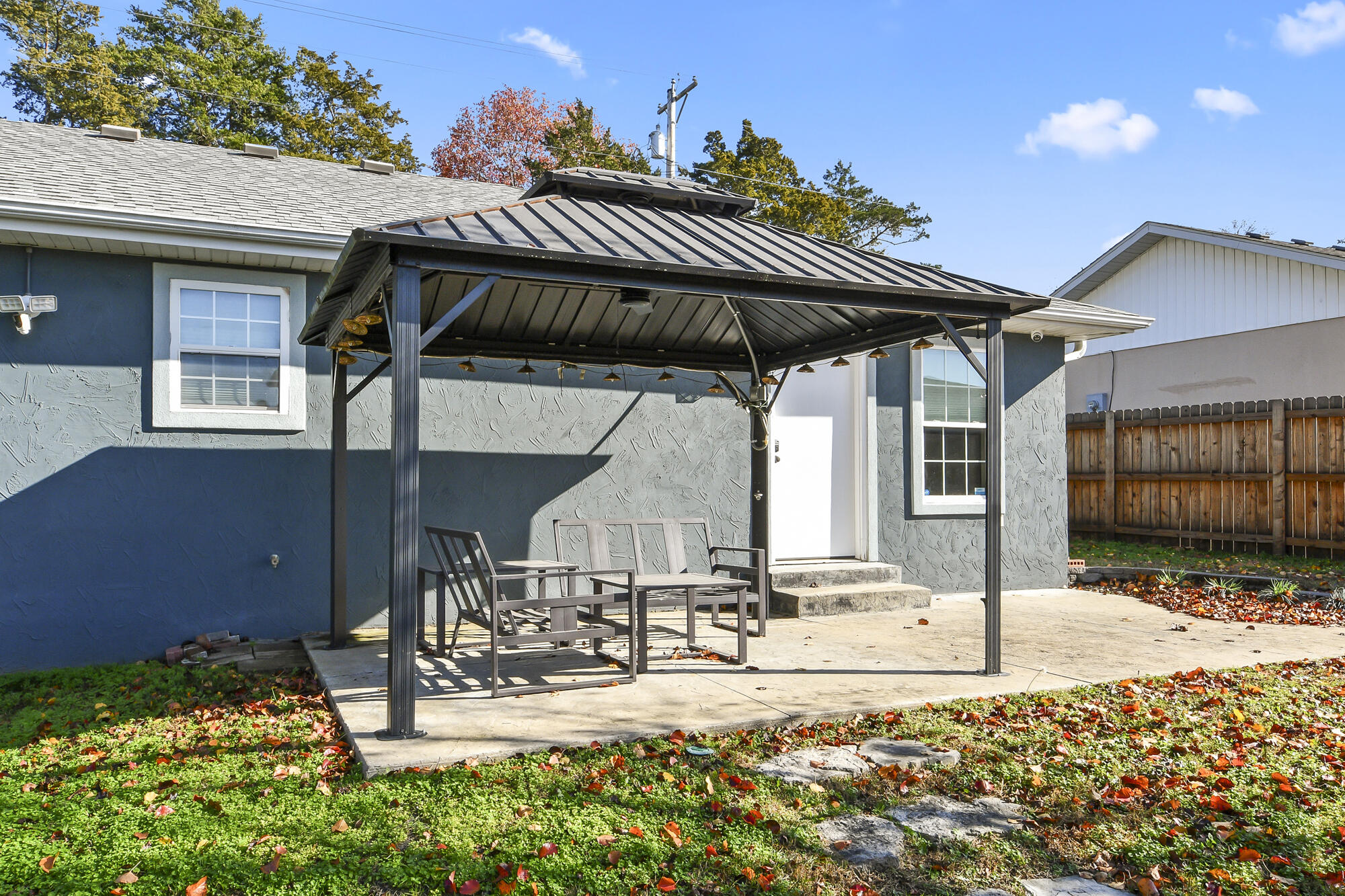 335 Knox Avenue Property Photo 40