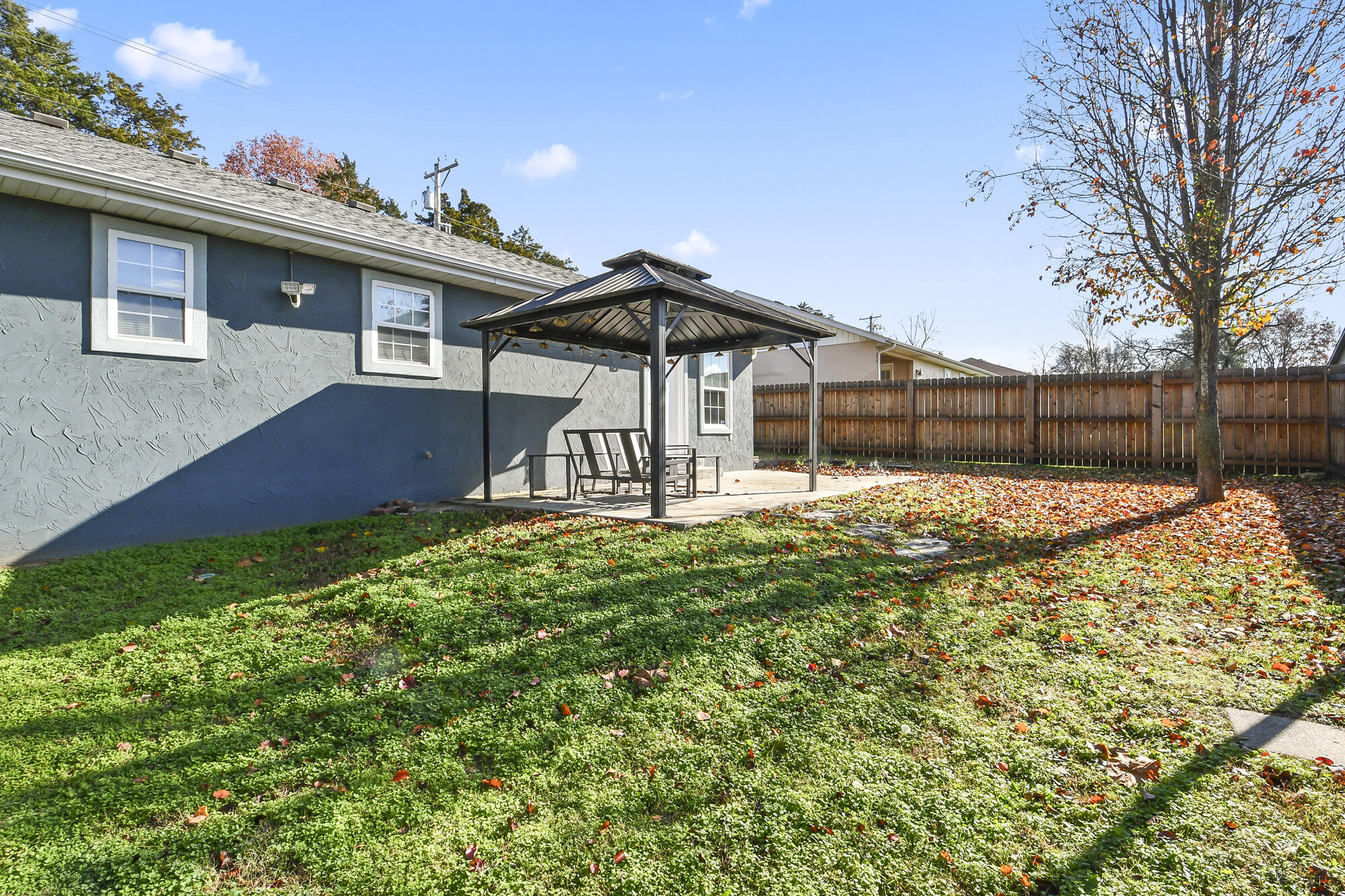 335 Knox Avenue Property Photo 42