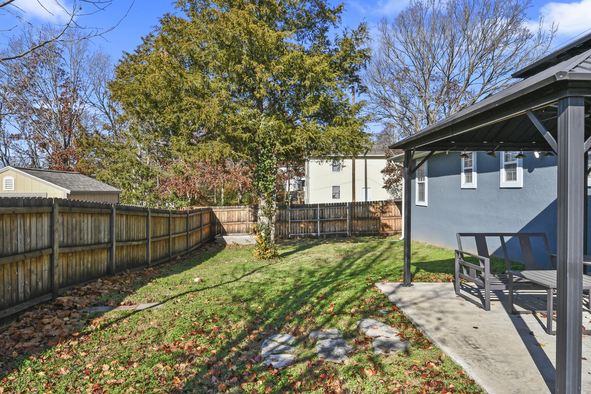 335 Knox Avenue Property Photo 43