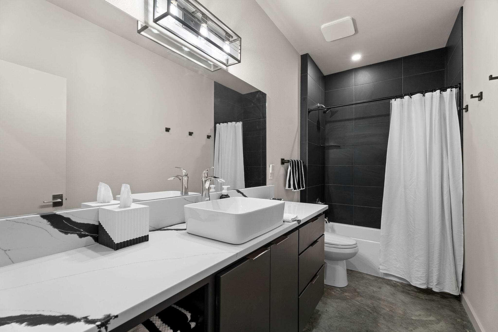 176 Canada Drive Property Photo 41