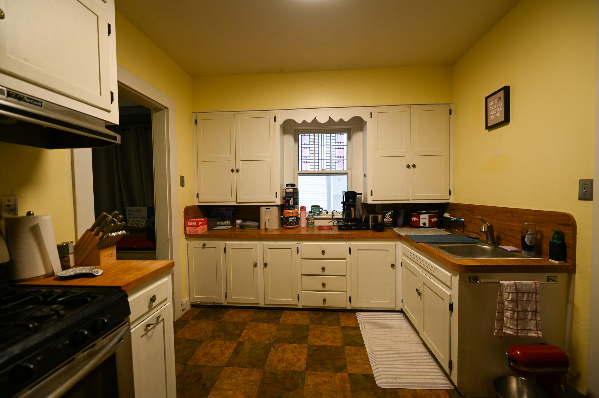 223 North Sergeant Avenue Property Photo 18