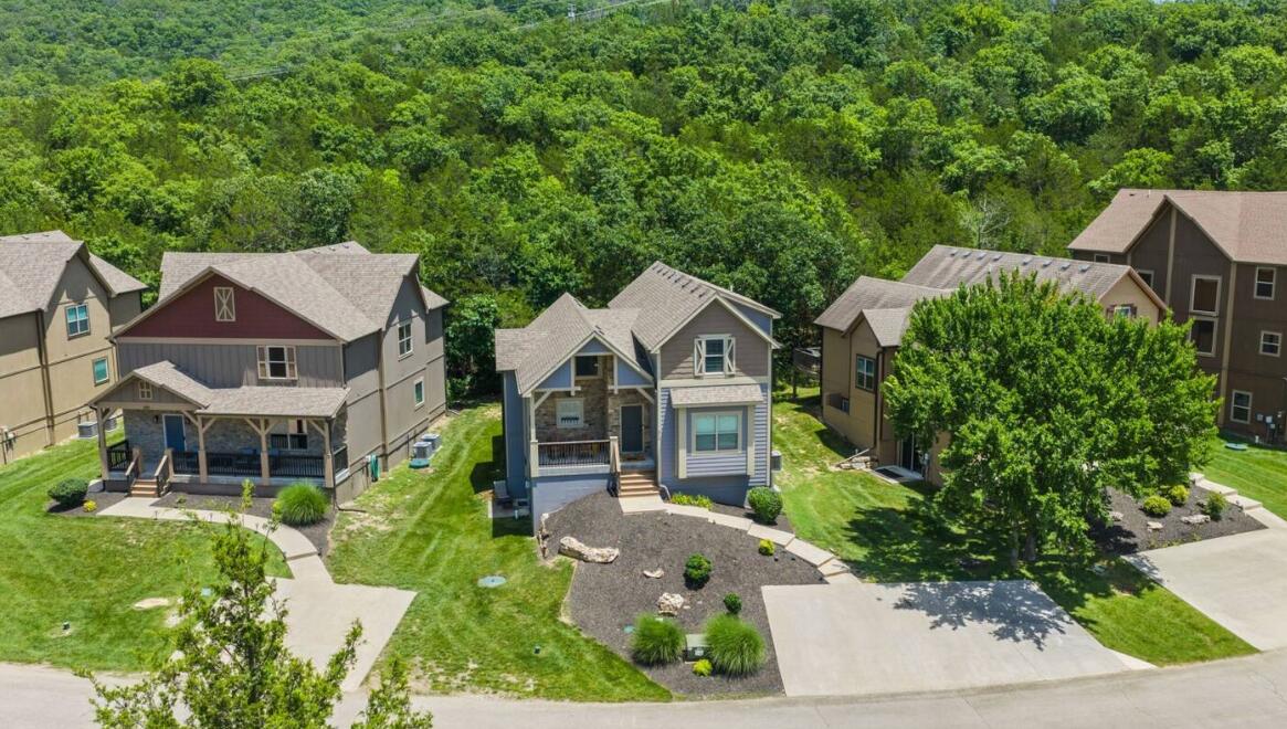 210 Deep Forest Property Photo 2