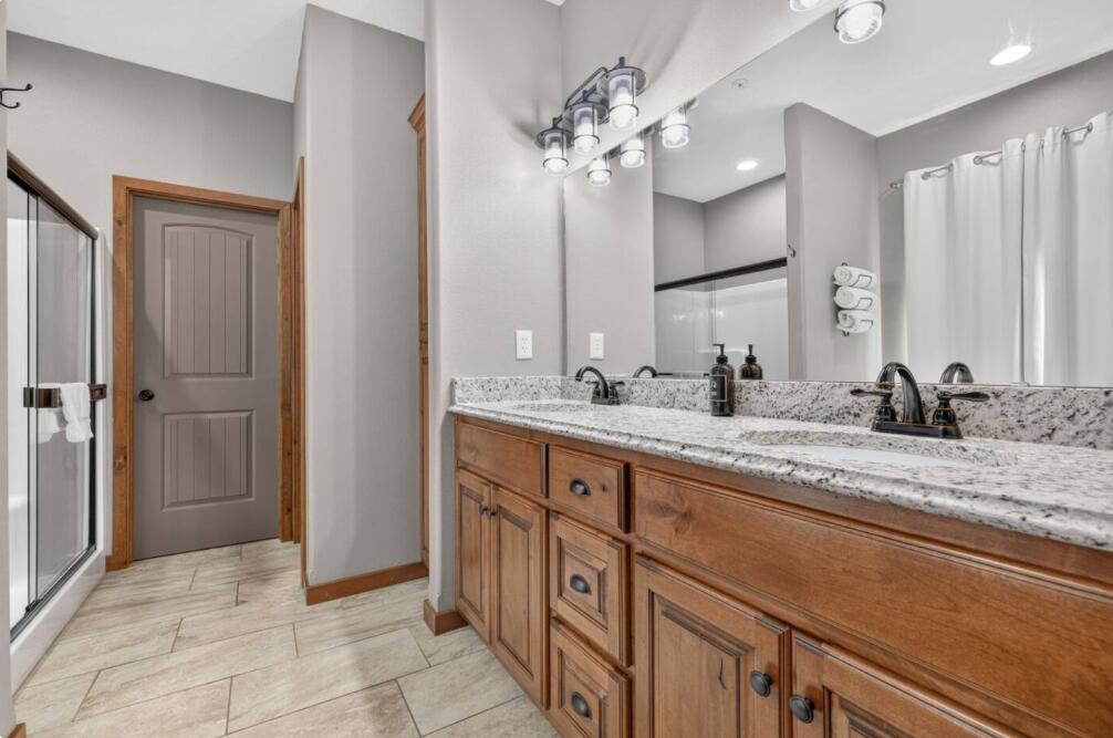 210 Deep Forest Property Photo 41