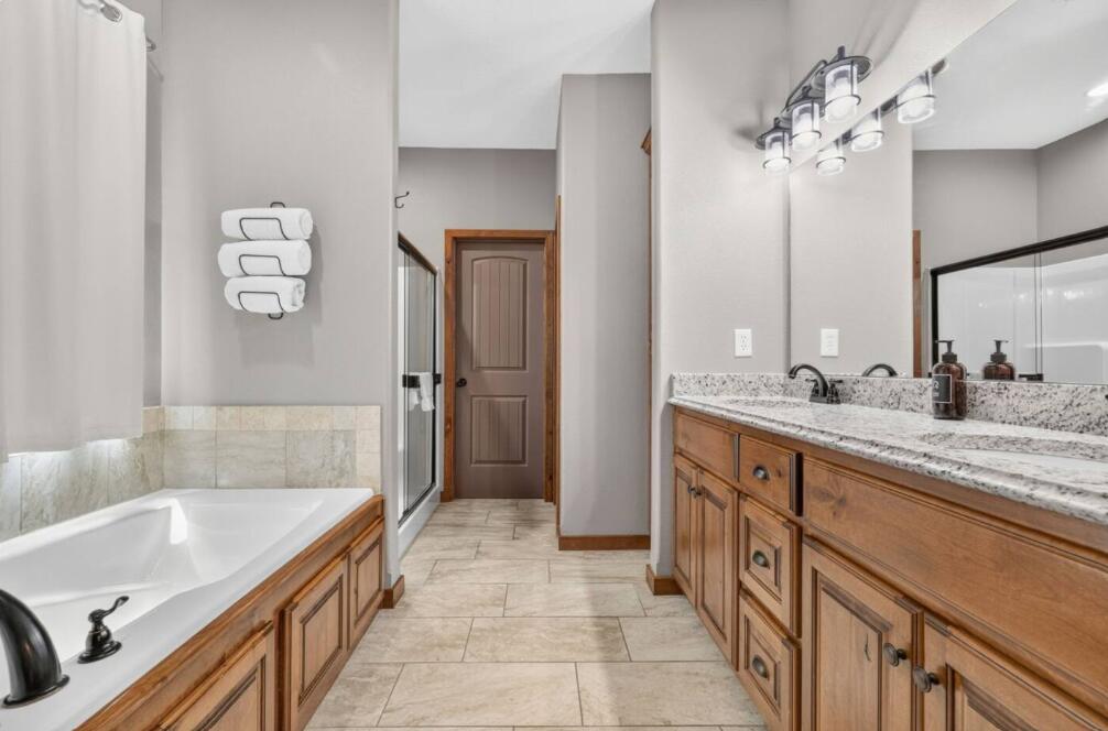 210 Deep Forest Property Photo 43
