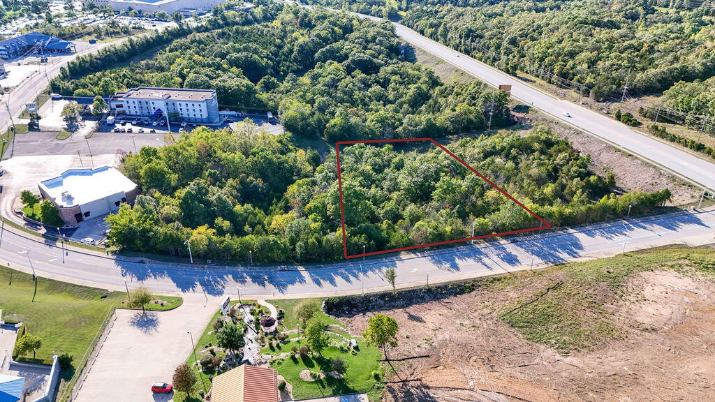 000 Shepherd Of The Hills Expressway Property Photo 5