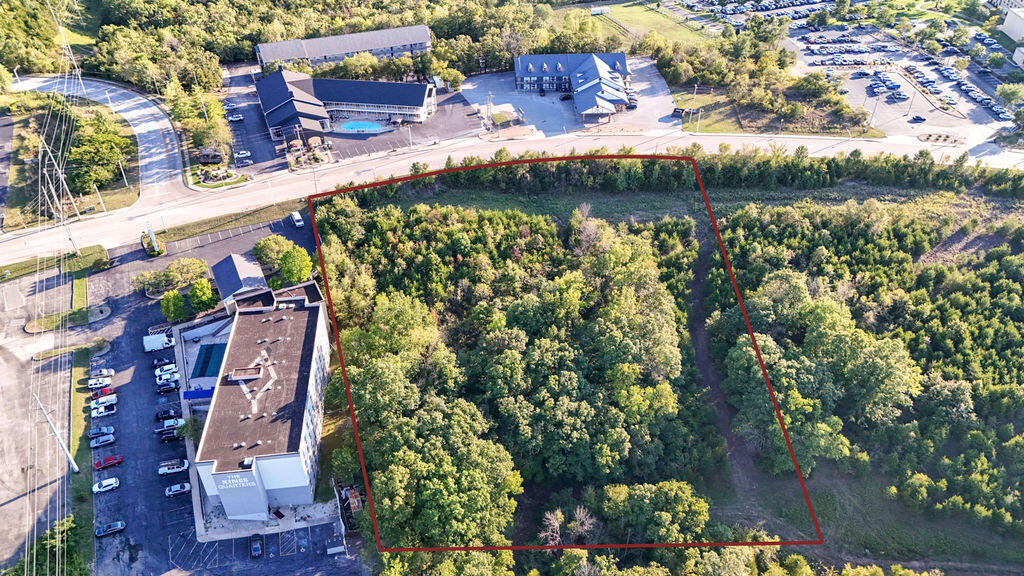 000 Shepherd Of The Hills Expressway Property Photo 8