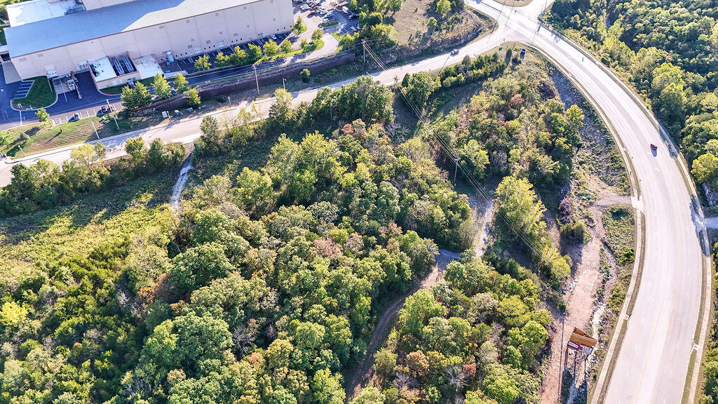 000 Shepherd Of The Hills Expressway Property Photo 16