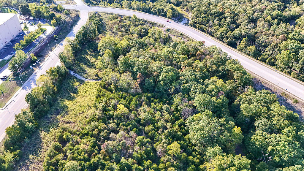 000 Shepherd Of The Hills Expressway Property Photo 17