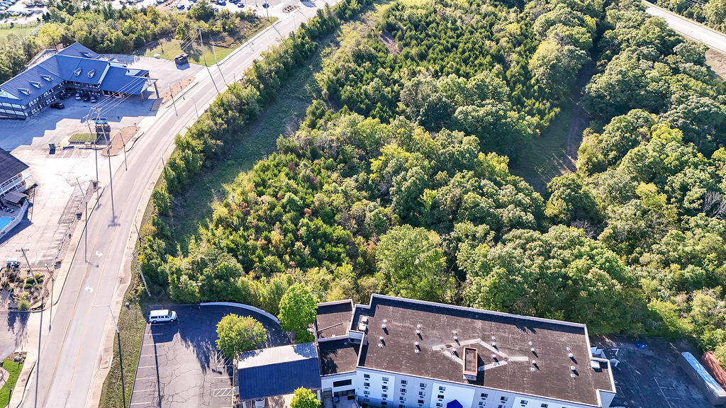 000 Shepherd Of The Hills Expressway Property Photo 32