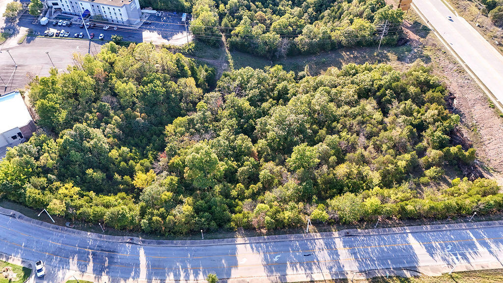 000 Shepherd Of The Hills Expressway Property Photo 35