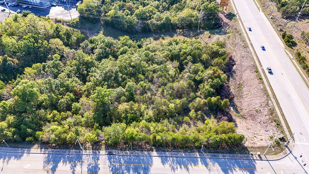 000 Expressway Lane Lot 4 Property Photo 5
