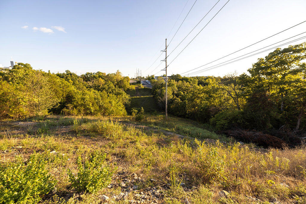 000 Expressway Lane Lot 4 Property Photo 7