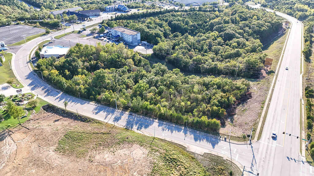 000 Expressway Lane Lot 4 Property Photo 12