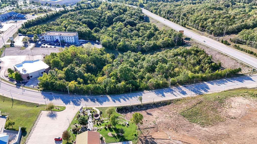 000 Expressway Lane Lot 6 Property Photo 10