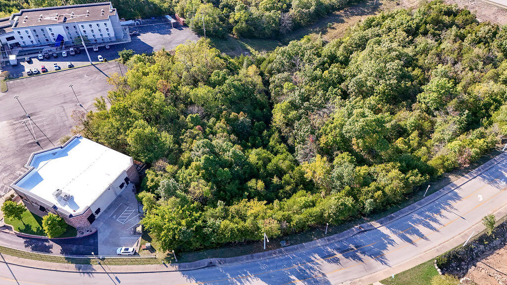 000 Expressway Lane Lot 6 Property Photo 11