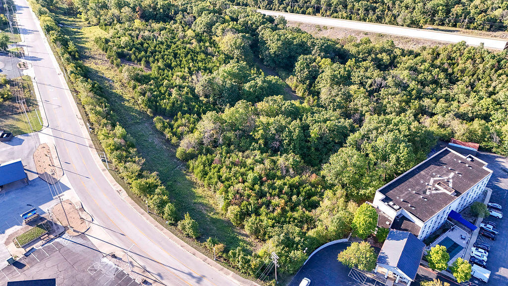 000 Expressway Lane Lot 9 Property Photo 8