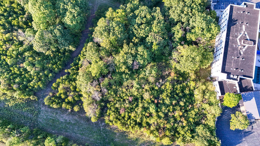 000 Expressway Lot 10 Property Photo 6