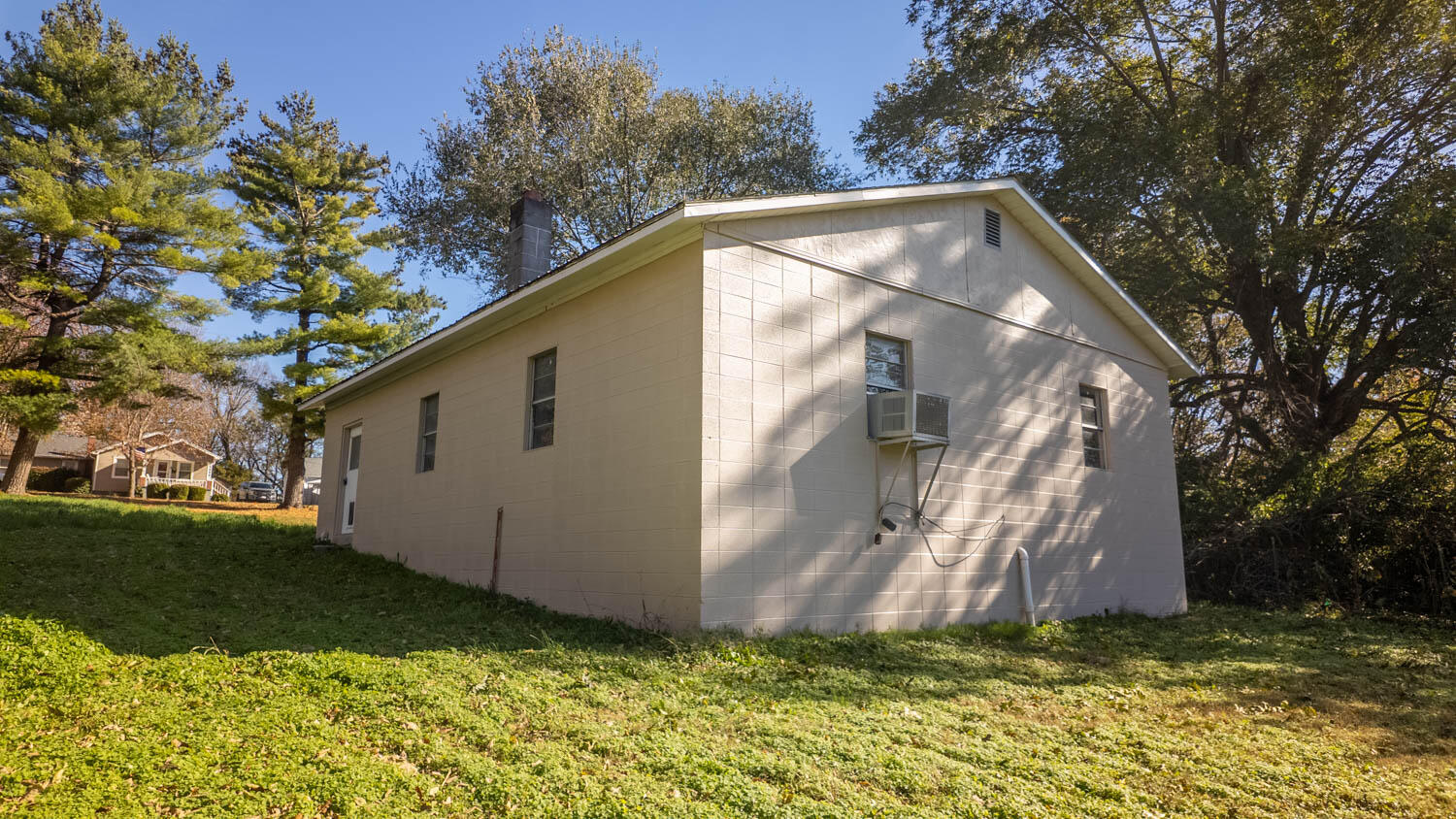 2453 North Albertha Avenue Property Photo 14