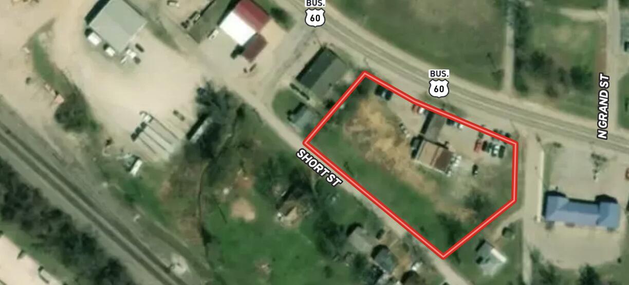 608 East Main Street Property Photo 2