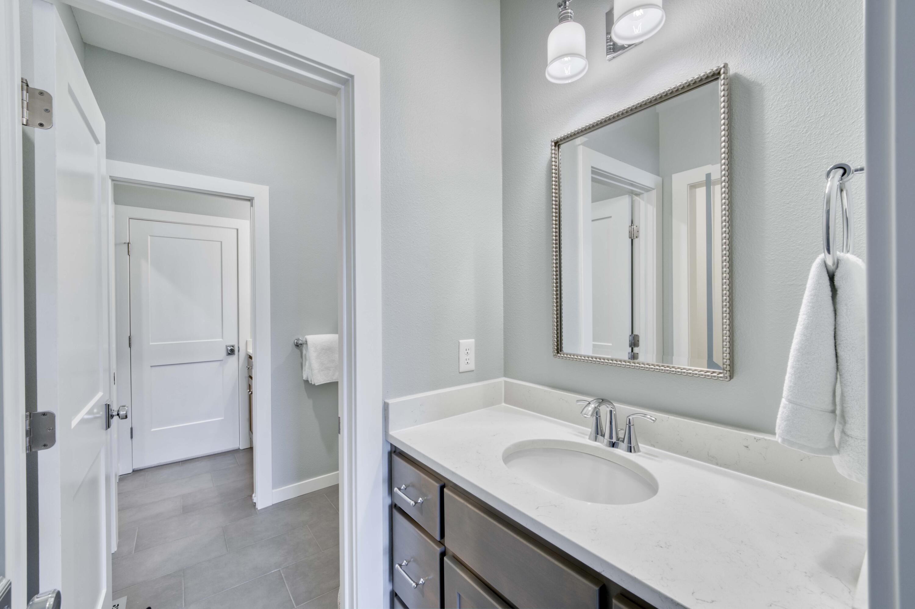 3722 East Woodhue Street Property Photo 12