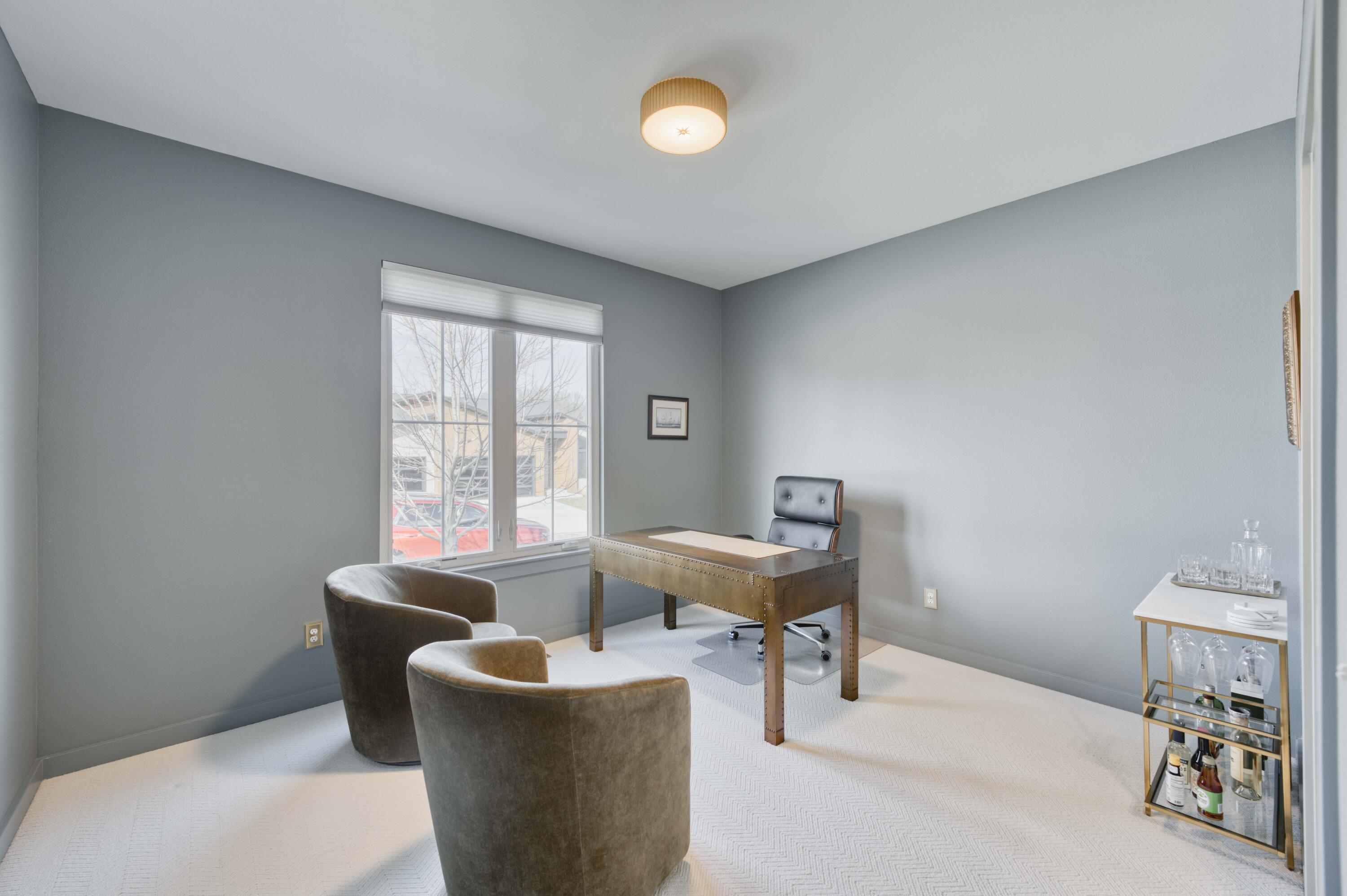 3722 East Woodhue Street Property Photo 13