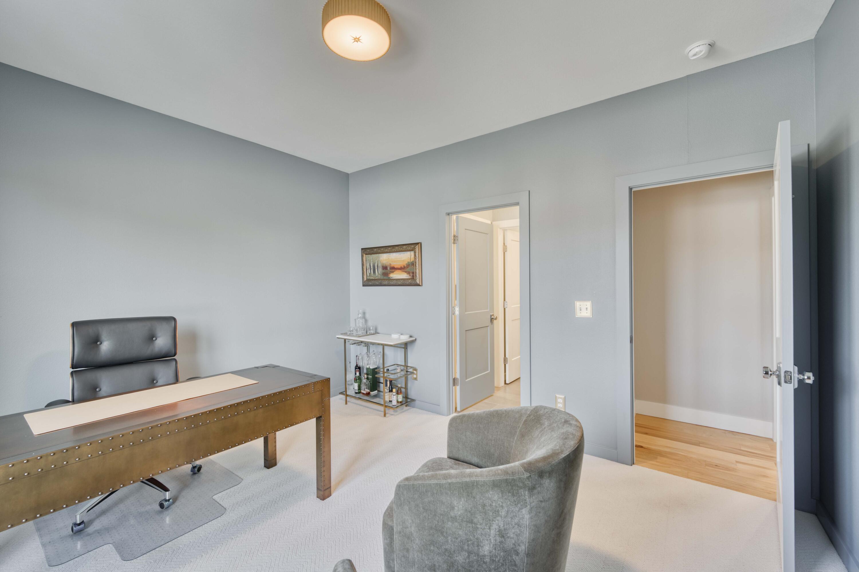 3722 East Woodhue Street Property Photo 14