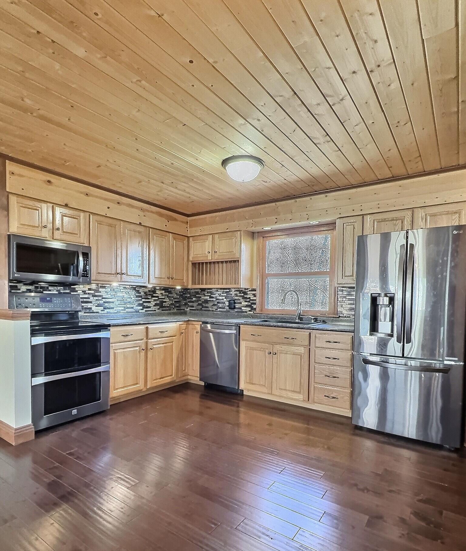 1814 Riverview Drive Property Photo 8