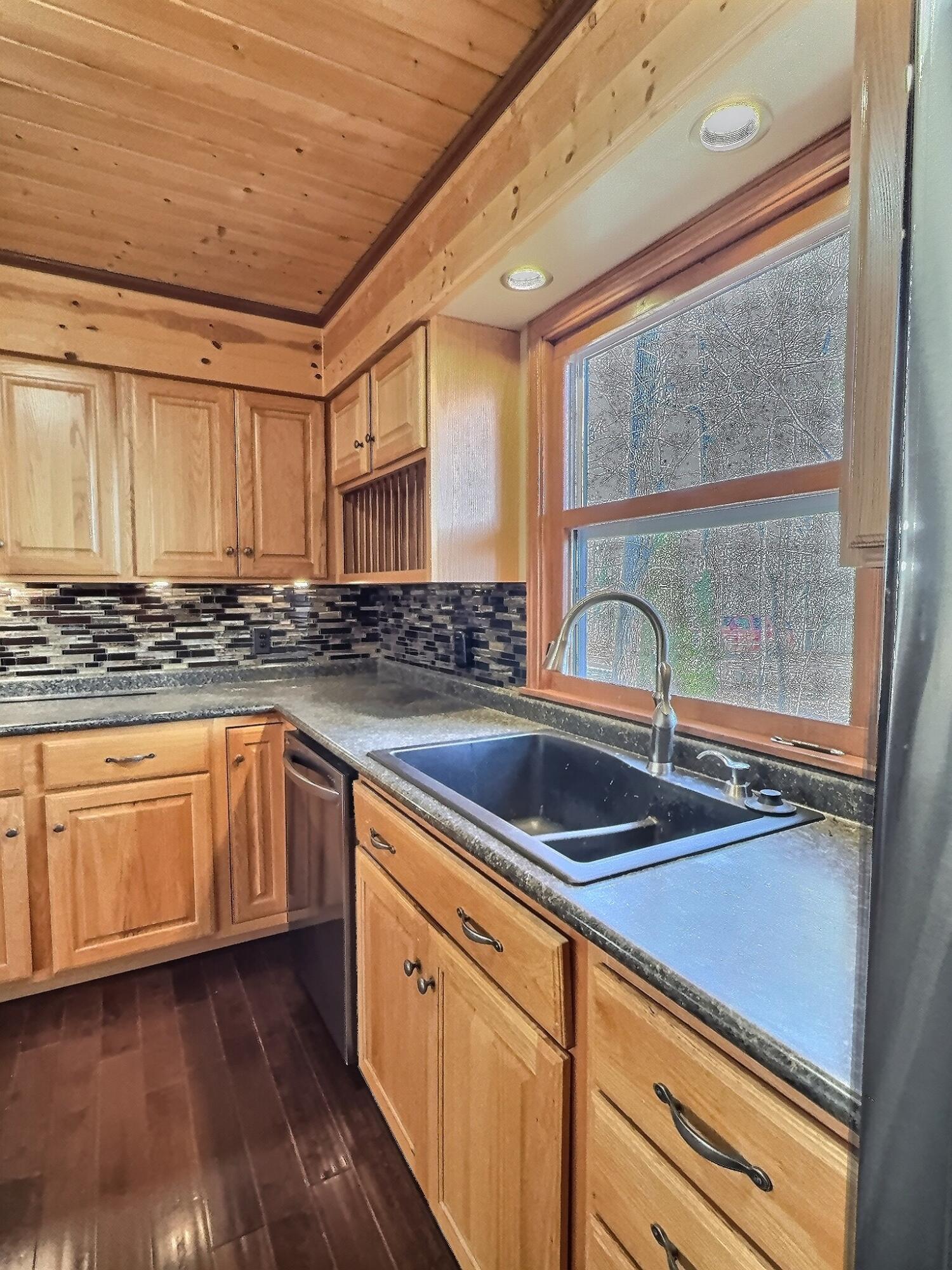 1814 Riverview Drive Property Photo 10