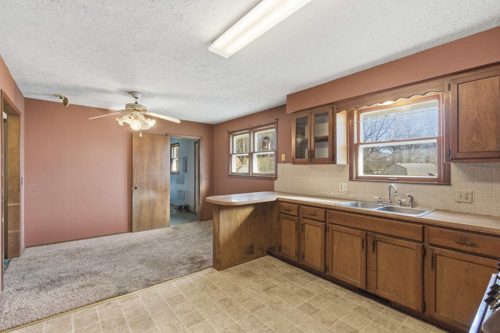 204 South Cottonwood Avenue Property Photo 4
