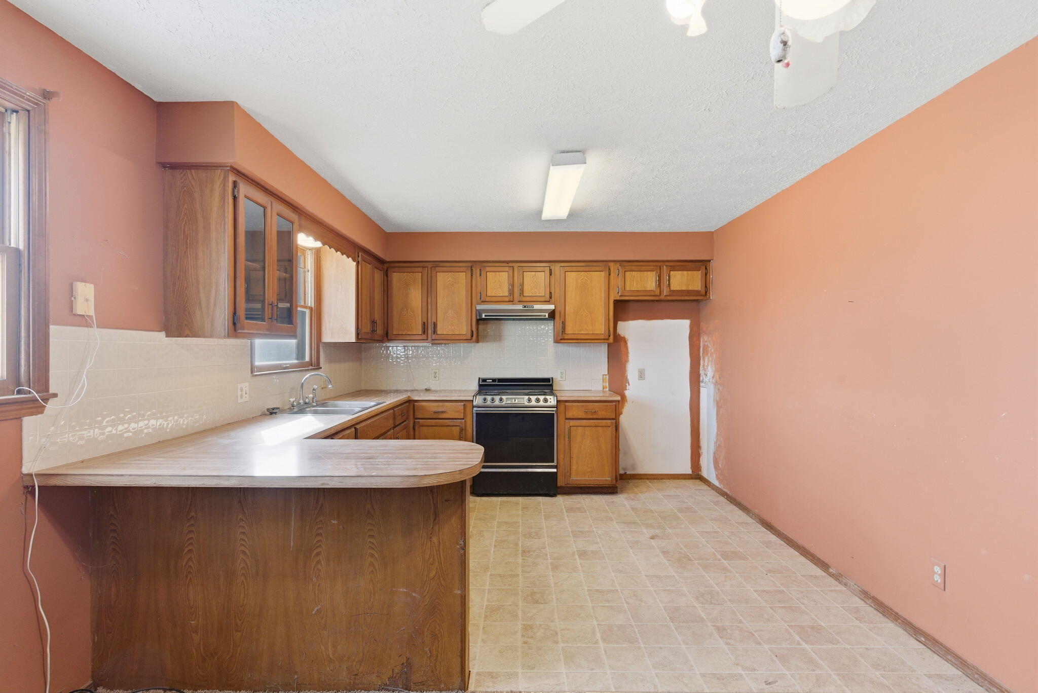 204 South Cottonwood Avenue Property Photo 5