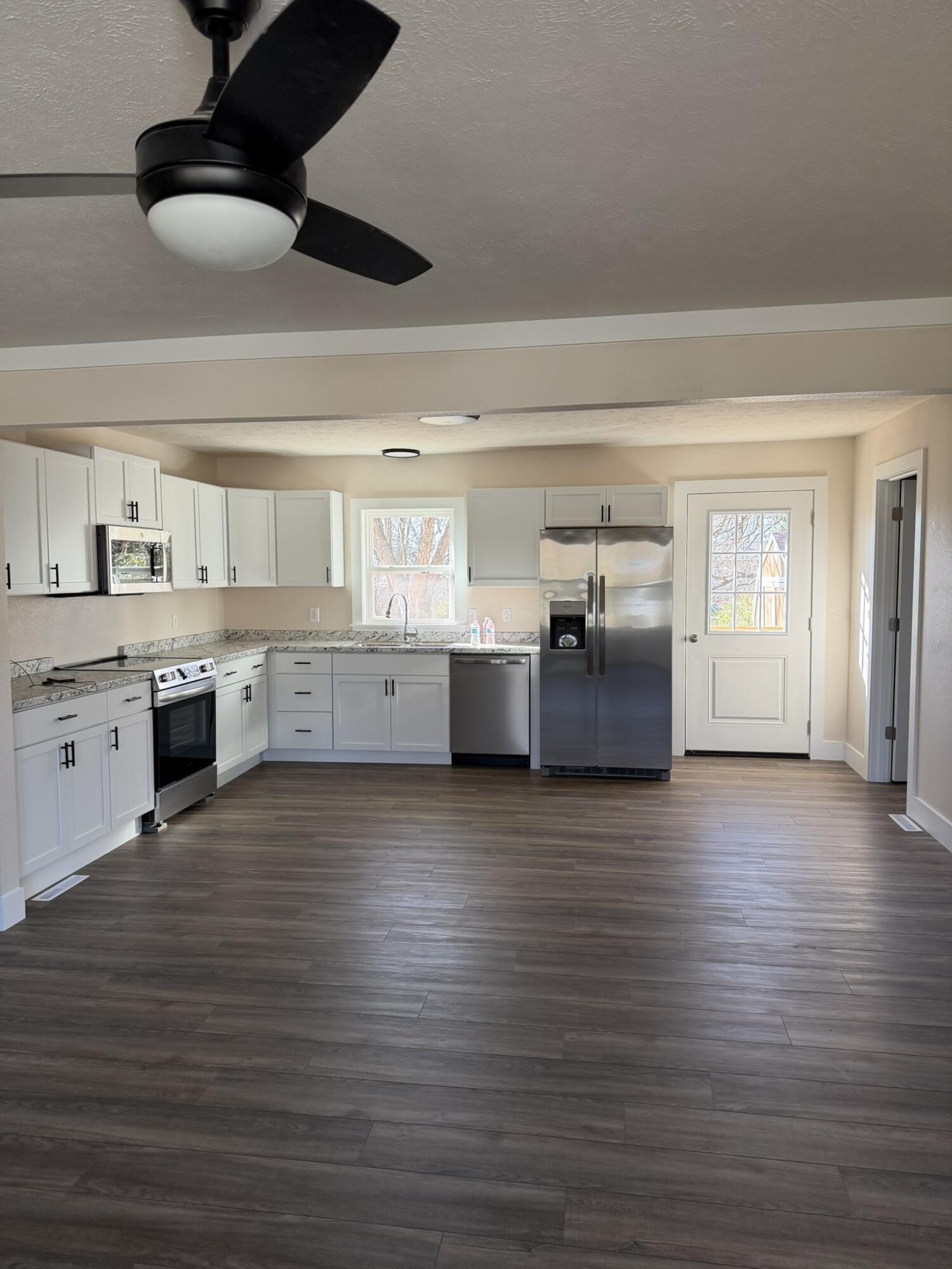 1207 Washington Avenue Property Photo 9