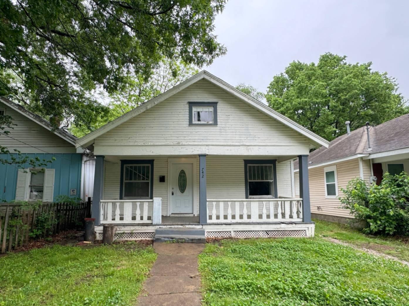 503 South New Avenue Property Photo 2
